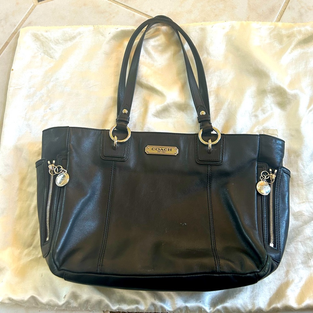 Coach Vintage black leather purse